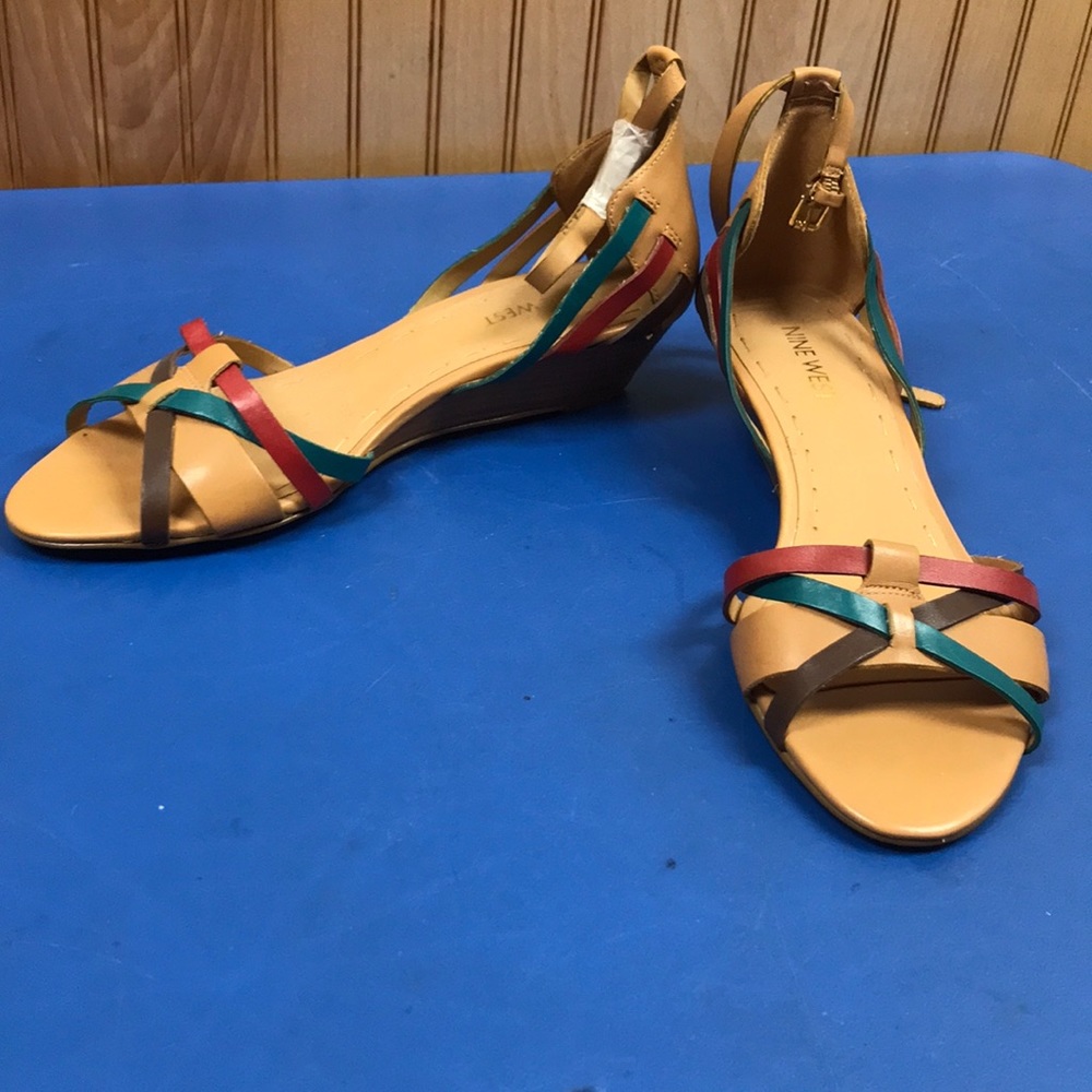 Nine West sandals size 7 .Leather upper balance .